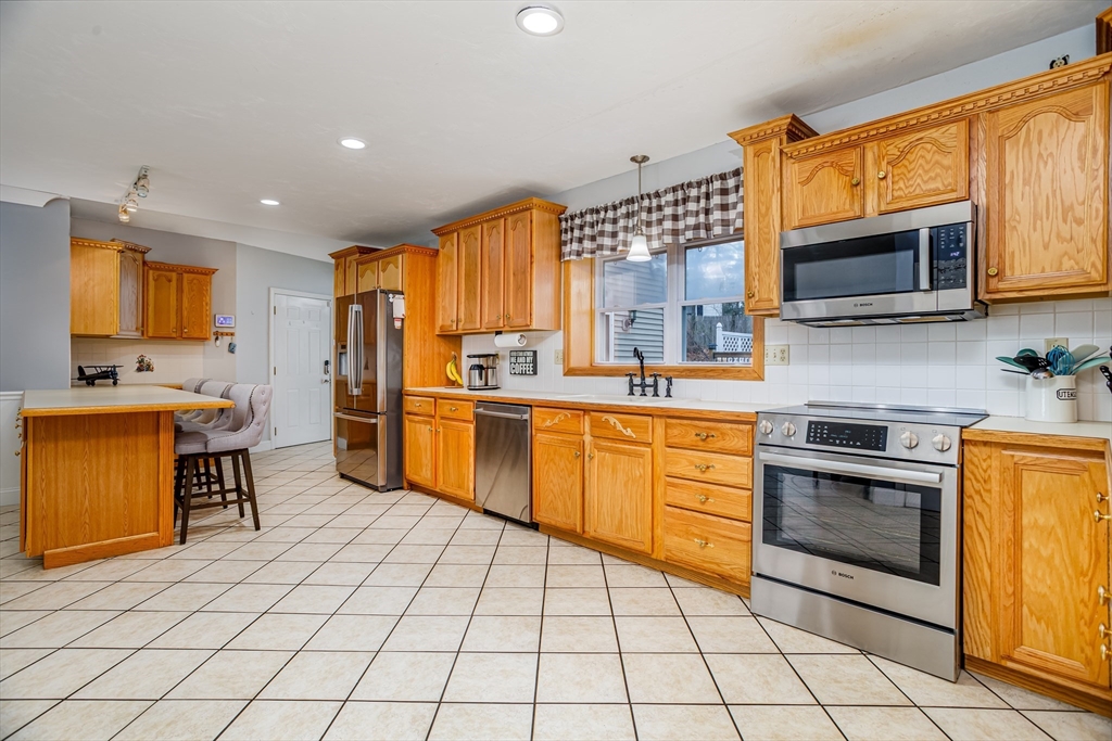 12 Cole Farm Road Lancaster, MA 01523 - Photo 14 of 39