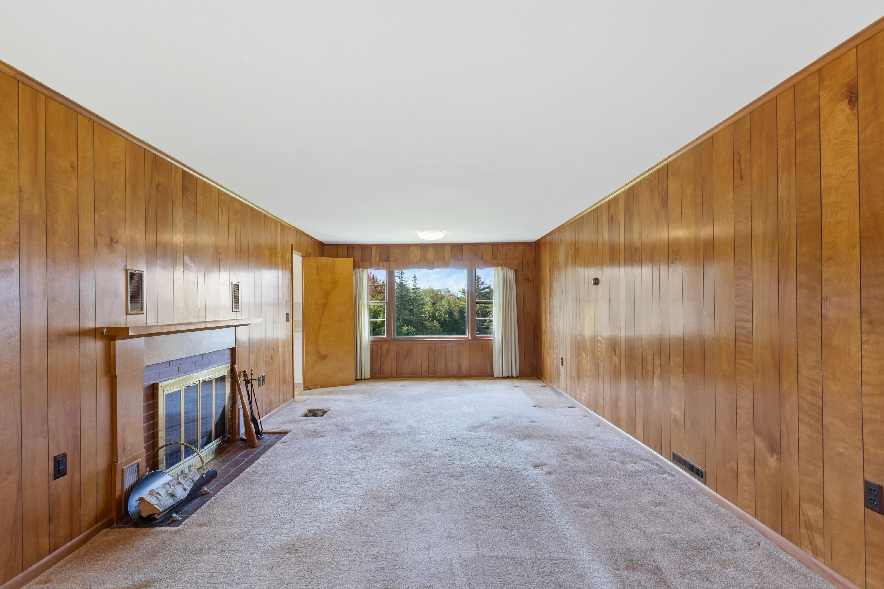 167 South Gouldsboro Road Gouldsboro, ME 04607 - Photo 12 of 29 Full Living Room