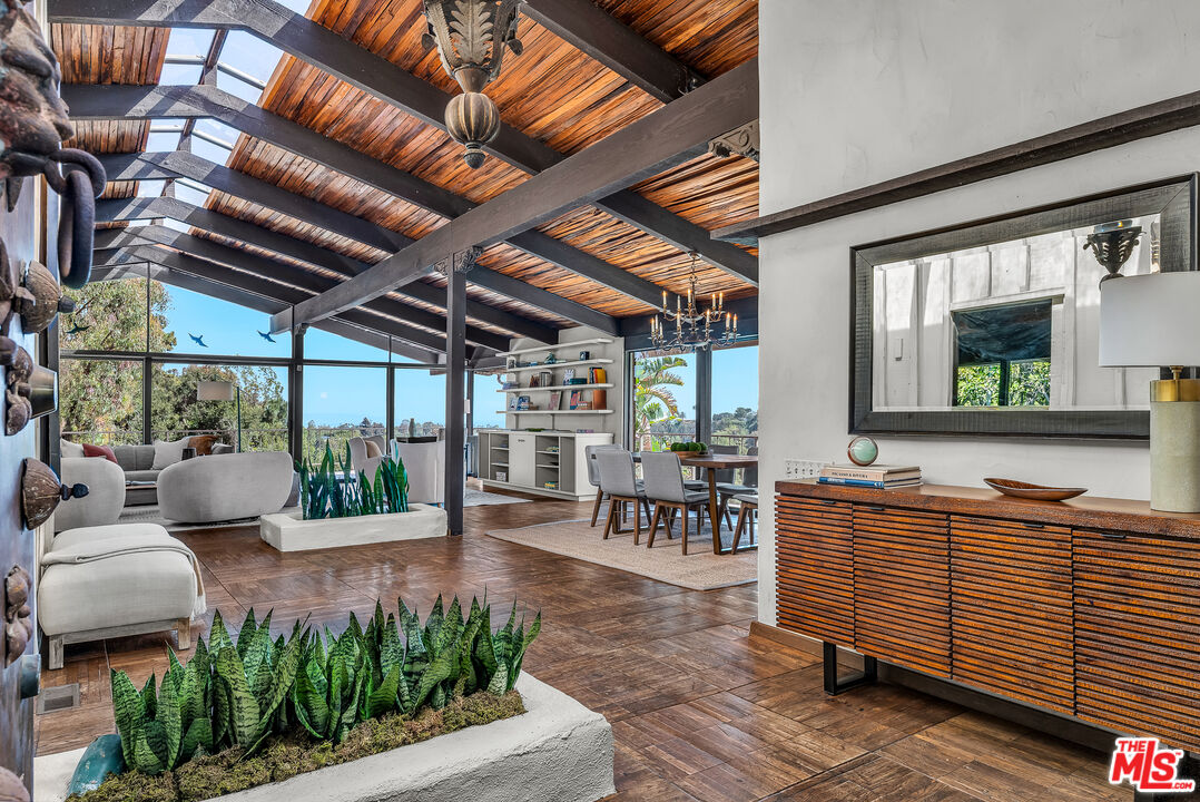 1731 Westridge Road Los Angeles, CA 90049 - Photo 2 of 43