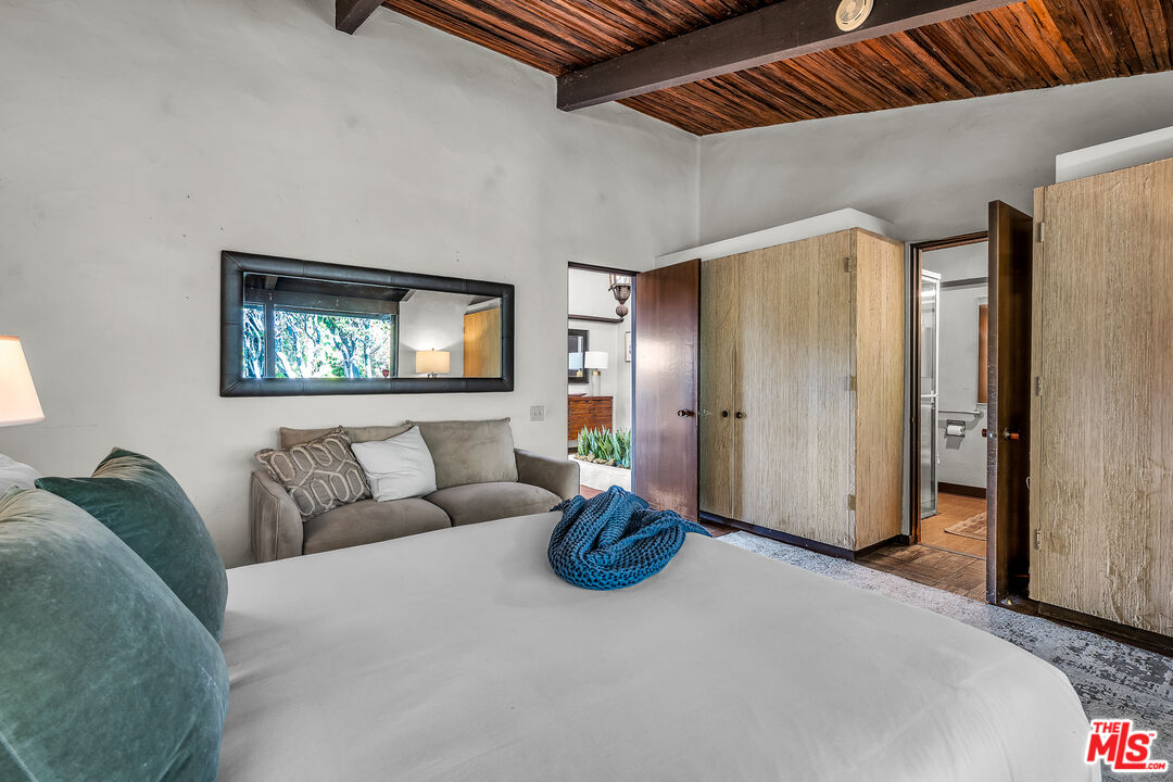 1731 Westridge Road Los Angeles, CA 90049 - Photo 28 of 43