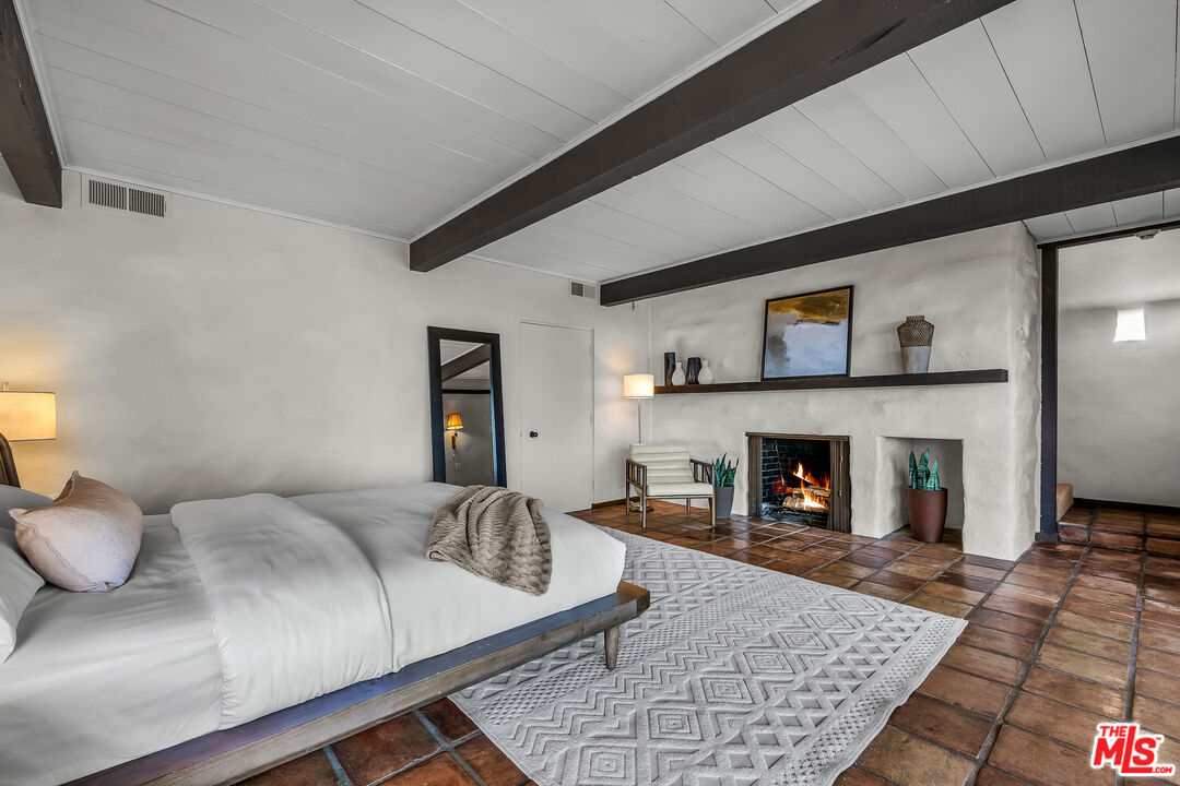 1731 Westridge Road Los Angeles, CA 90049 - Photo 31 of 43