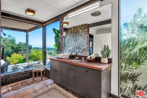 $2,600,000 | 1731 Westridge Road, Los Angeles, CA 90049