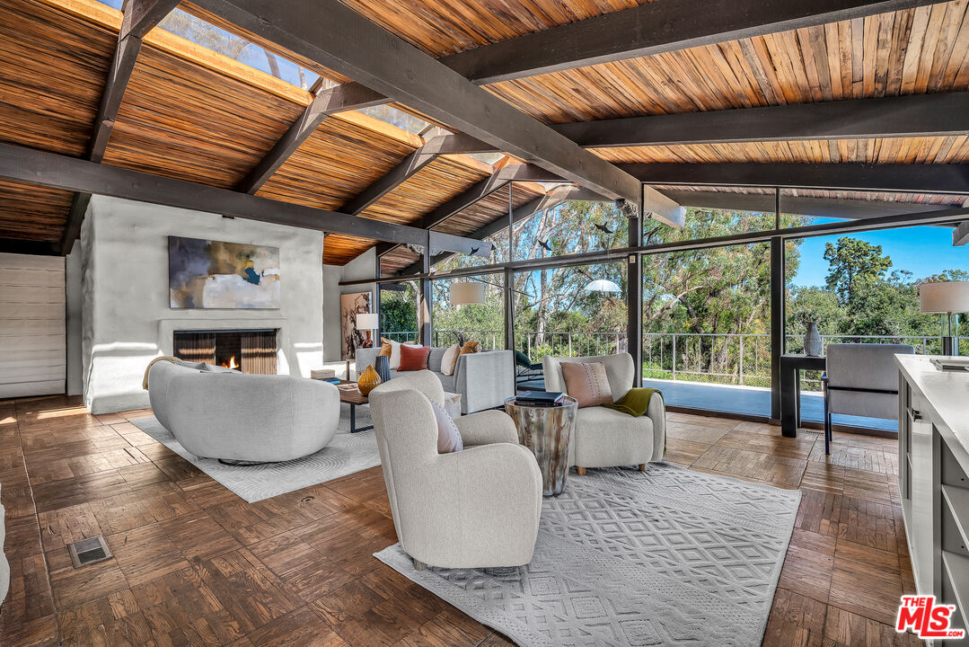 1731 Westridge Road Los Angeles, CA 90049 - Photo 8 of 43