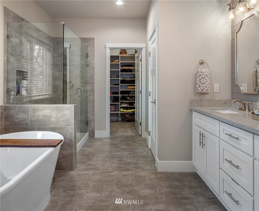306 Southwest Pine Road Port Orchard, WA 98367 - Photo 12 of 25 Gallery Image 12