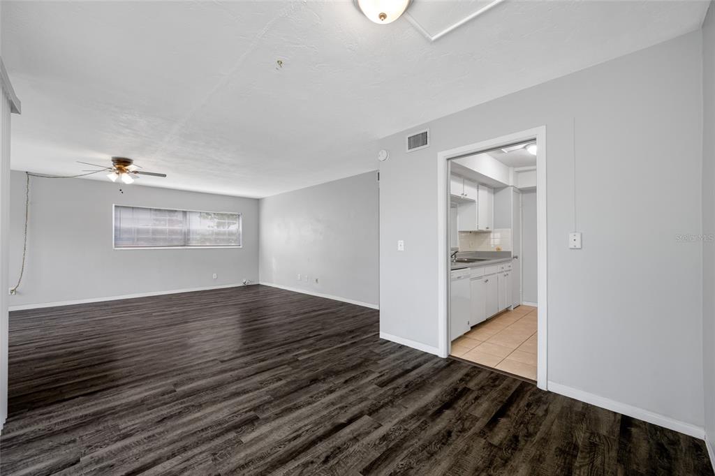 50 Liberty Way, Unit 10 Palm Harbor, FL 34684 - Photo 5 of 23 a view interior of the house and front door