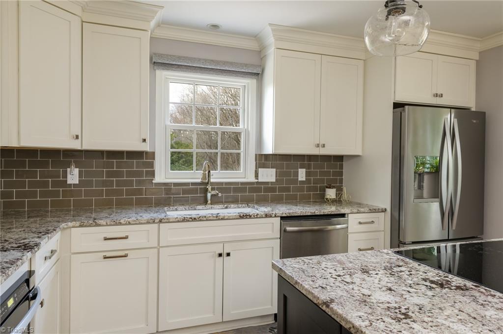 5425 Kingsbridge Road Winston-Salem, NC 27103 - Photo 8 of 32 Gallery Image 8