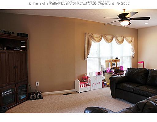 23 Pinson Drive Winfield, WV 25213 - Photo 9 of 16 Den/Family/Great Room.