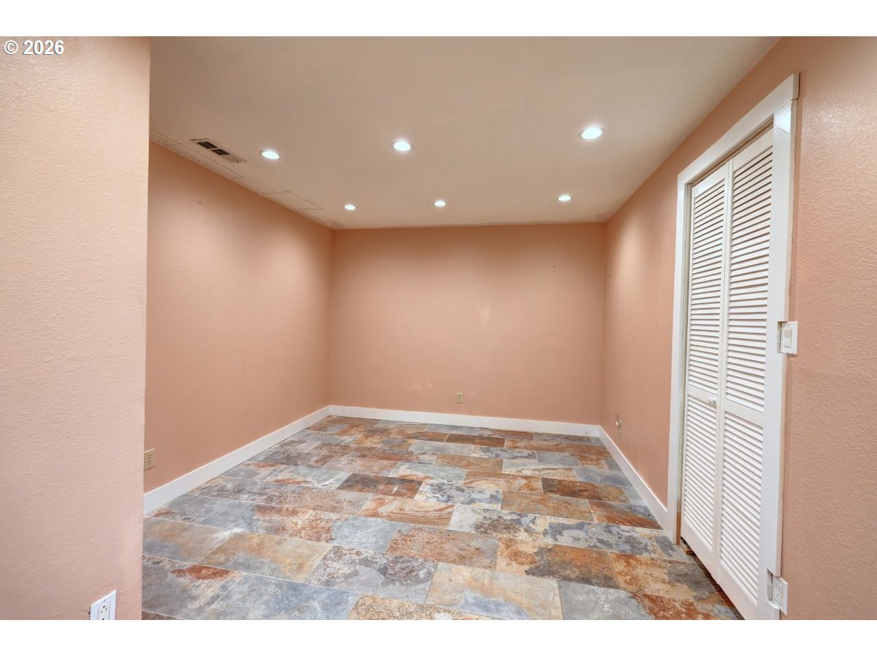 91828 Akerstedt Road Astoria, OR 97103 - Photo 28 of 48 a view of an empty room