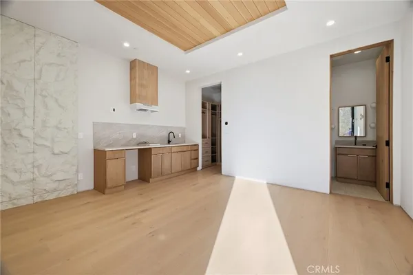 $18,500 | 4827 Stansbury Avenue, Sherman Oaks, CA 91423