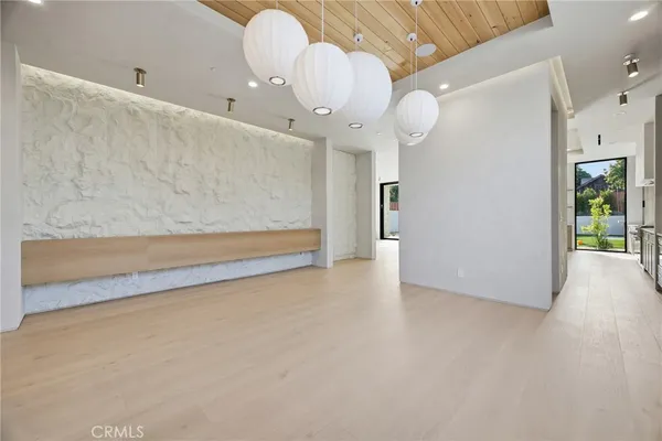$18,500 | 4827 Stansbury Avenue, Sherman Oaks, CA 91423