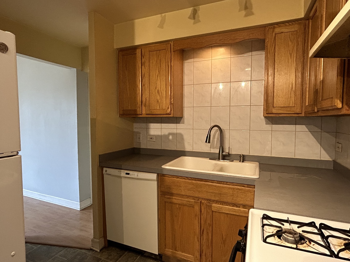 10324 Ridgeland Avenue, Unit 205 Chicago Ridge, IL 60415 - Photo 8 of 20