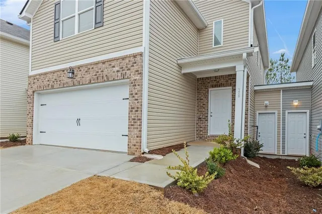 $2,500 | 978 Valley Rock Drive, Lithonia, GA 30058