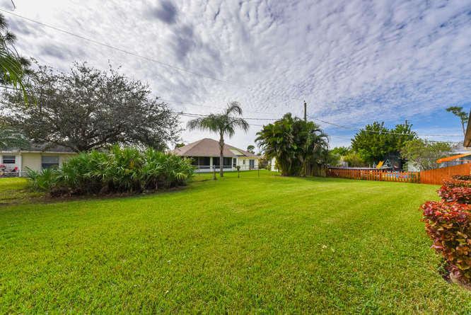 2472 Southeast Pinero Road Port St. Lucie, FL 34952 - Photo 26 of 28 2472 SE Pinero Rd Port St-small-027-029-