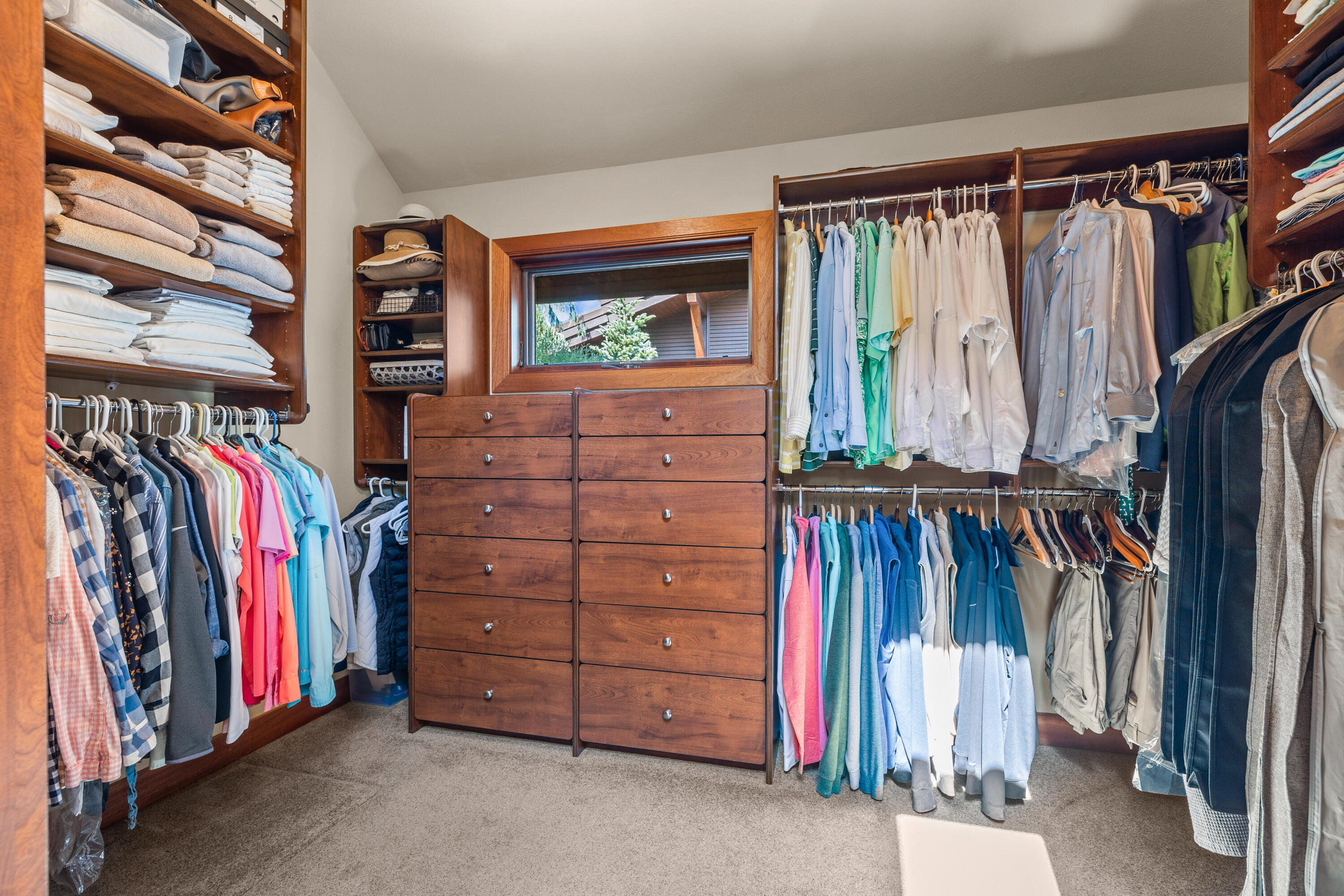 19448 Green Lakes Loop Bend, OR 97702 - Photo 31 of 63 Custom Walk-in Closet