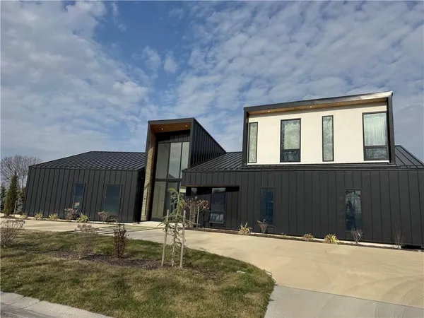 $5,200,000 | 16 Seminole Cir Lake, Lake Winnebago, MO 64034