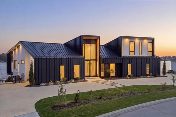 $5,200,000 | 16 Seminole Cir Lake, Lake Winnebago, MO 64034