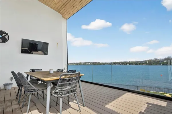 $5,200,000 | 16 Seminole Cir Lake, Lake Winnebago, MO 64034