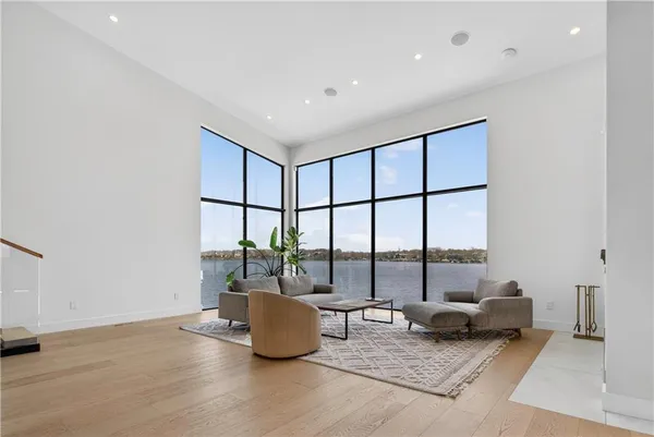 $5,200,000 | 16 Seminole Cir Lake, Lake Winnebago, MO 64034