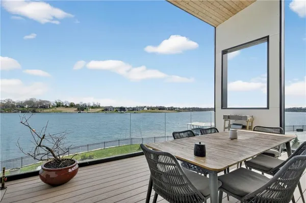 $5,200,000 | 16 Seminole Cir Lake, Lake Winnebago, MO 64034