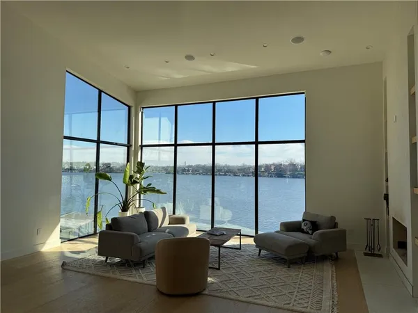 $5,200,000 | 16 Seminole Cir Lake, Lake Winnebago, MO 64034