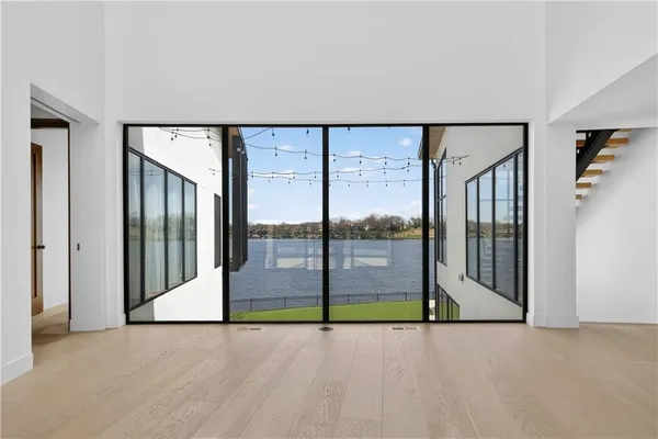 $5,200,000 | 16 Seminole Cir Lake, Lake Winnebago, MO 64034