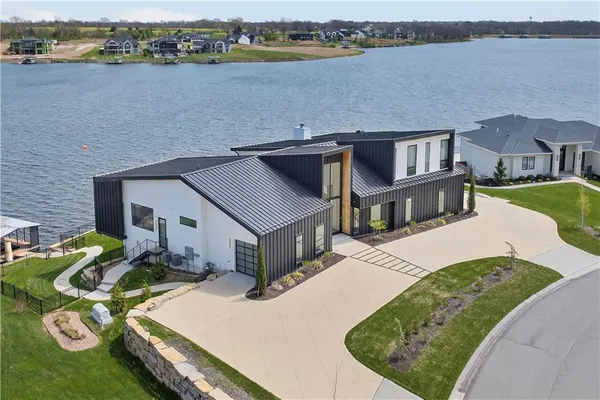 $5,200,000 | 16 Seminole Cir Lake, Lake Winnebago, MO 64034