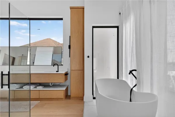 $5,200,000 | 16 Seminole Cir Lake, Lake Winnebago, MO 64034