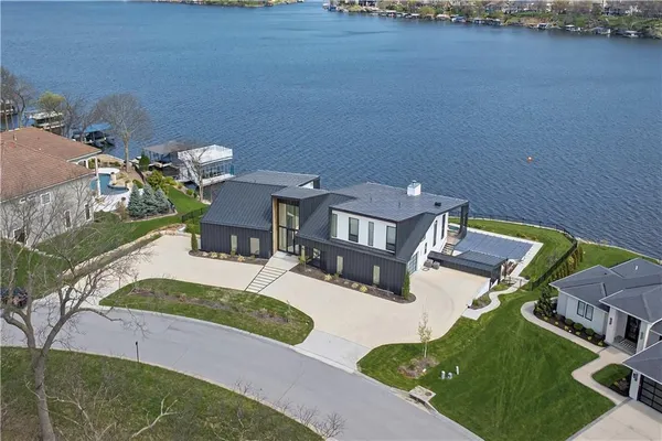 $5,200,000 | 16 Seminole Cir Lake, Lake Winnebago, MO 64034