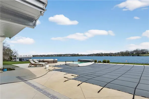 $5,200,000 | 16 Seminole Cir Lake, Lake Winnebago, MO 64034