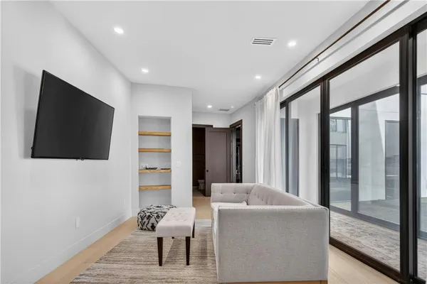 $5,200,000 | 16 Seminole Cir Lake, Lake Winnebago, MO 64034