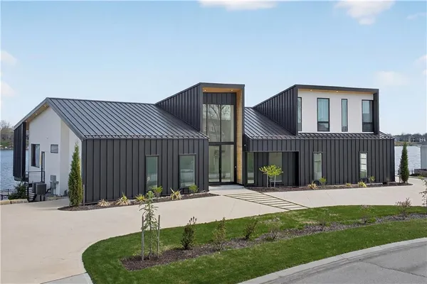 $5,200,000 | 16 Seminole Cir Lake, Lake Winnebago, MO 64034