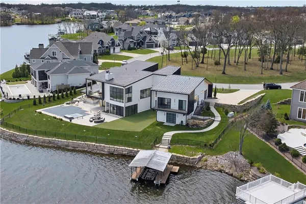 $5,200,000 | 16 Seminole Cir Lake, Lake Winnebago, MO 64034