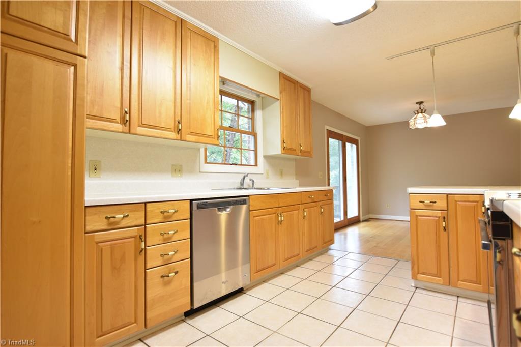 3341 Dal Road East Bend, NC 27018 - Photo 5 of 30 Gallery Image 5