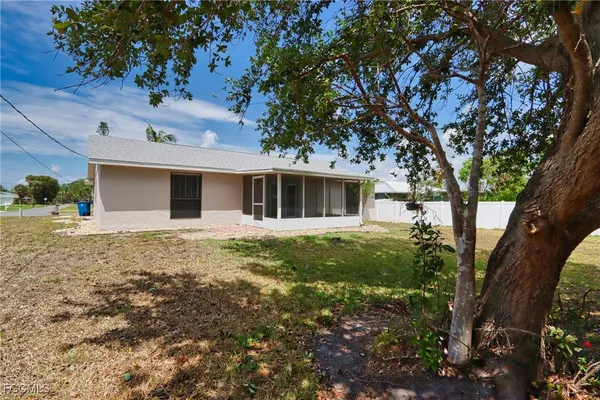 $2,300 | 7188 Bucknell Drive, Fort Myers, FL 33908