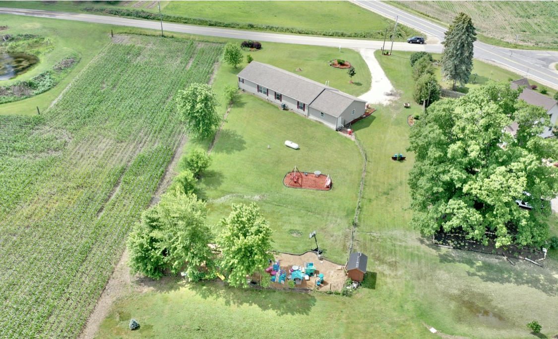 4037 Oxbow Road Sodus, MI 49126 - Photo 27 of 31 IMG_9758