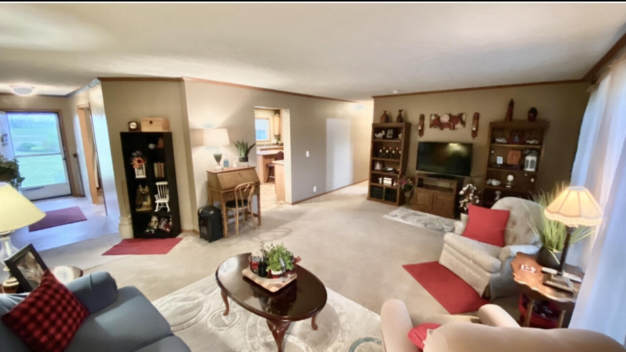 4037 Oxbow Road Sodus, MI 49126 - Photo 10 of 31 IMG_9685