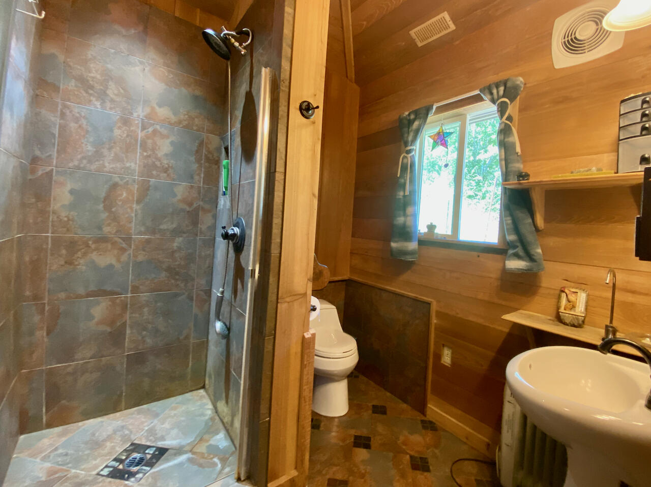 322 Beecher Road Wolf Creek, OR 97497 - Photo 26 of 47 322 Beecher Rd