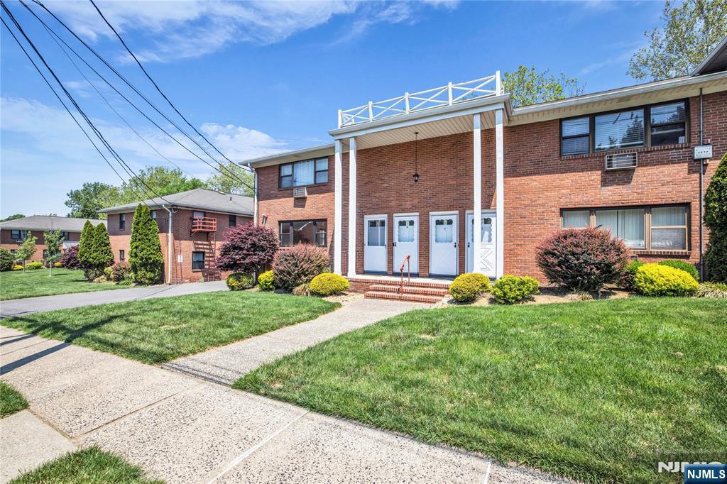 7 Colonial Drive, Unit 7L Little Falls, NJ 07424 - Photo 5 of 22