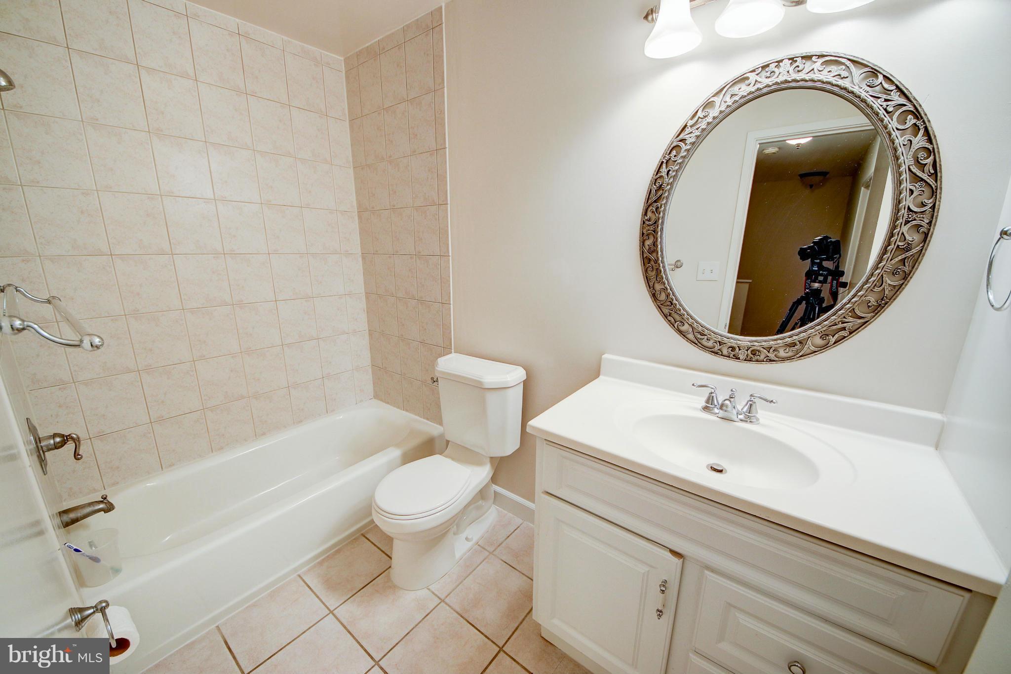 2003 Headlands Circle Reston, VA 20191 - Photo 16 of 19 Upper Hall Bath