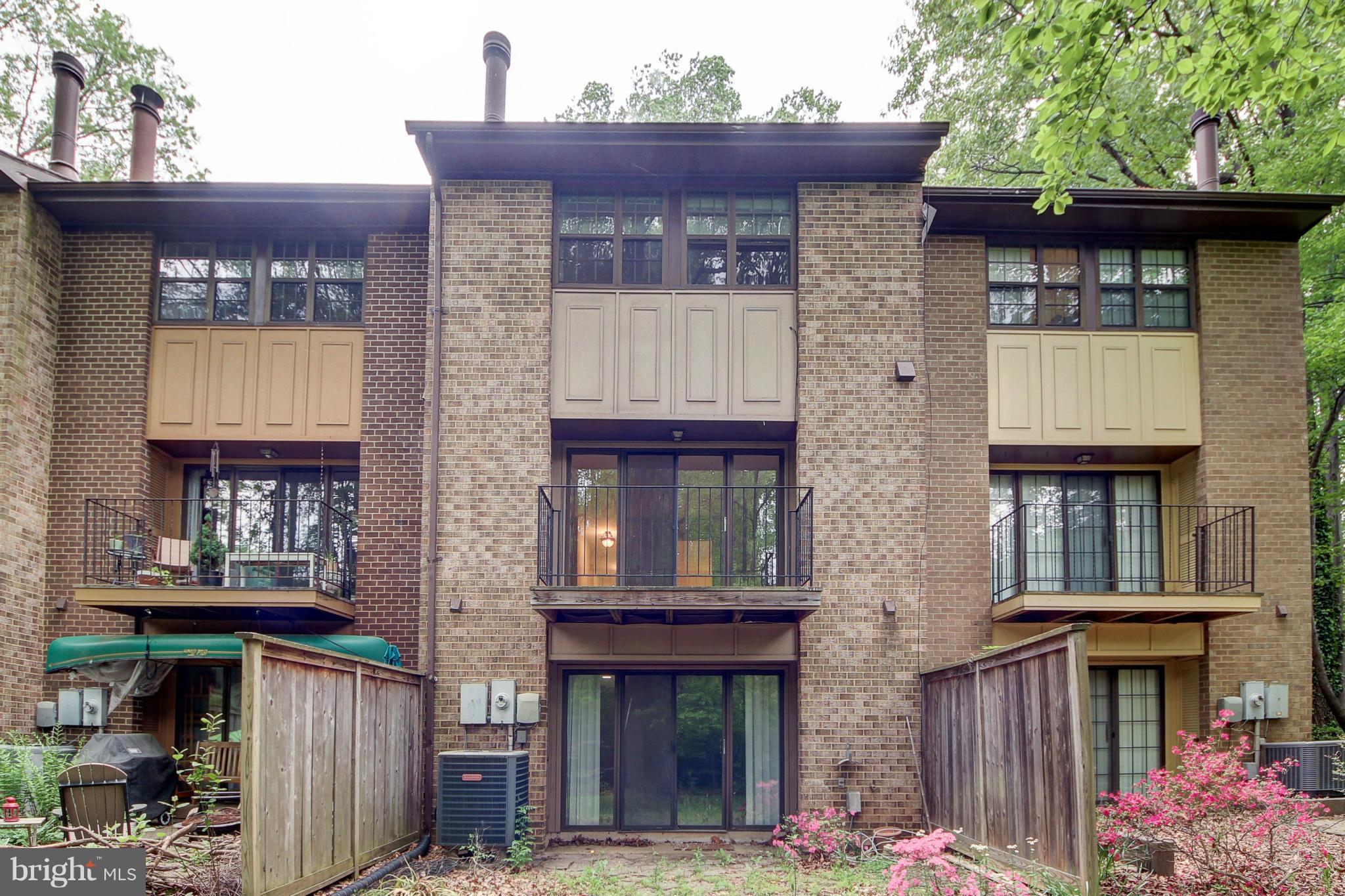 2003 Headlands Circle Reston, VA 20191 - Photo 19 of 19 Exterior (Rear)
