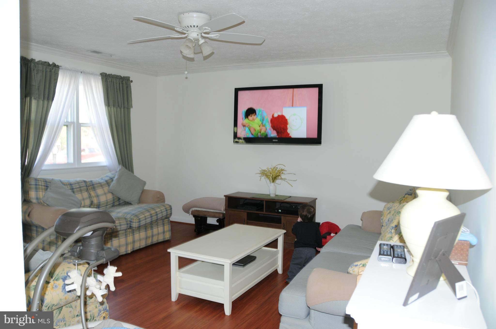 6630 Old Bayside Road Chesapeake Beach, MD 20732 - Photo 3 of 13 Living Room