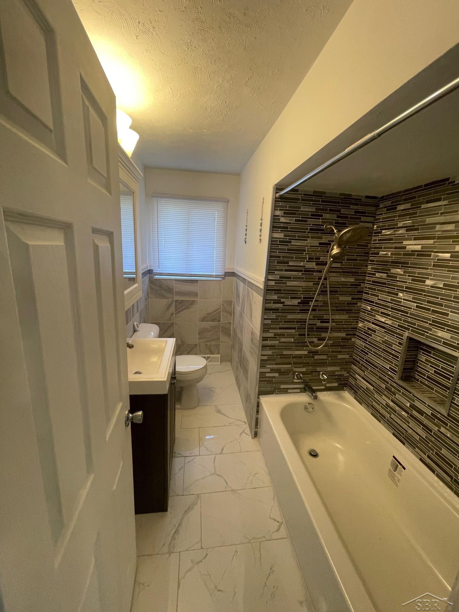 3303 Yauck Road Saginaw, MI 48601 - Photo 2 of 17 50139366-bbcf46f4-bb96-49a7-85ab-f4fa61879abd.JPG