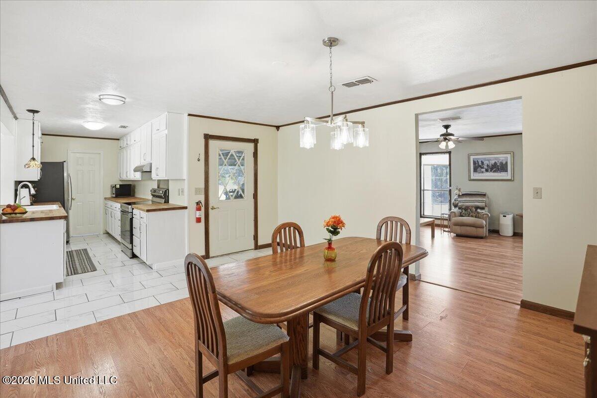 217 Malone Road Carthage, MS 39051 - Photo 10 of 34 22-217_Malone_Road_023