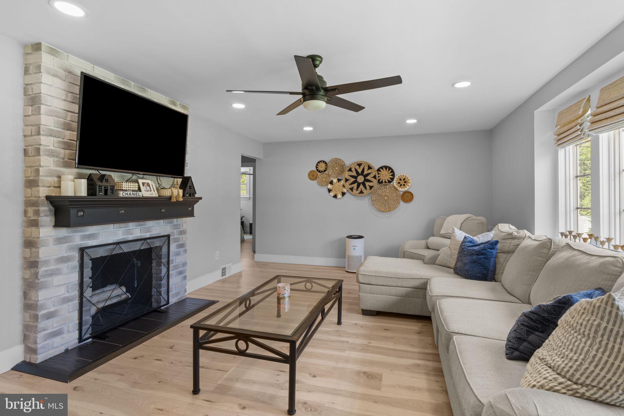 2 Brook Lane Yardley, PA 19067 - Photo 5 of 33