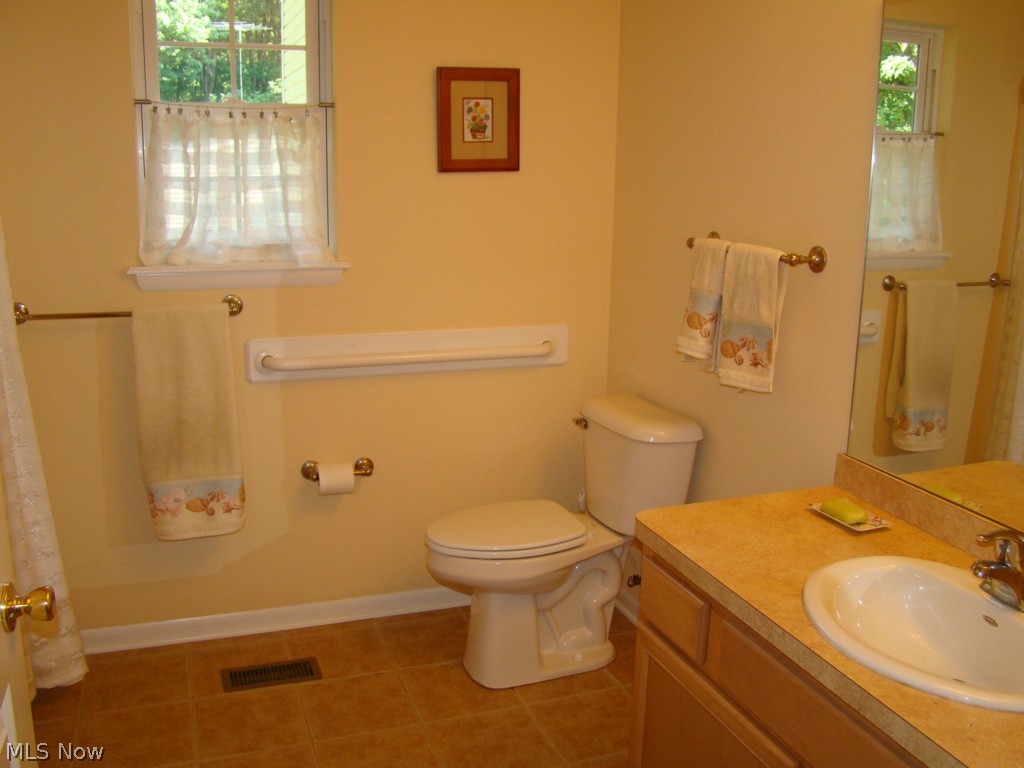 6476 Coleridge Road Painesville, OH 44077 - Photo 15 of 25