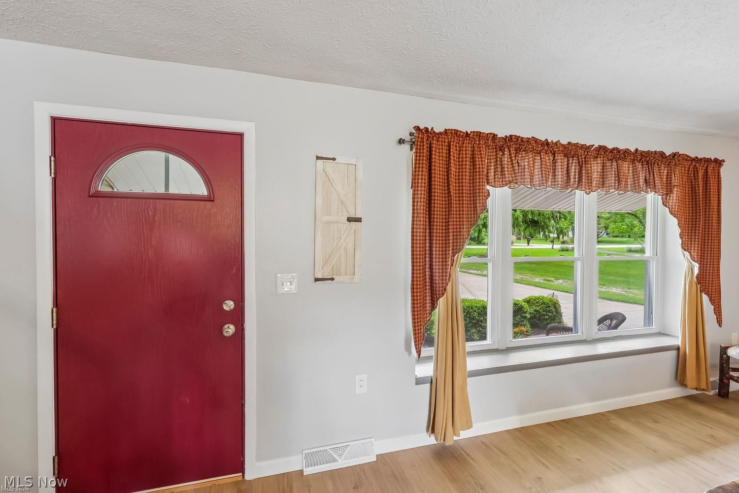 17570 Hicks Road Walton Hills, OH 44146 - Photo 2 of 45