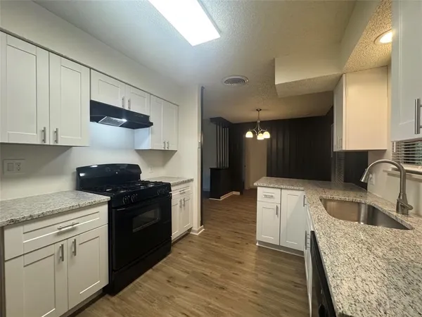 $2,800 | 3731 Avenue M, Fort Worth, TX 76105