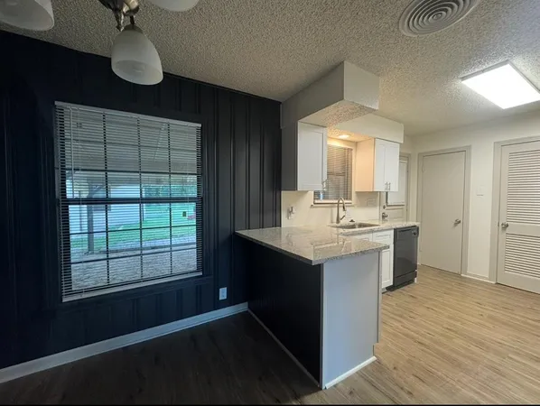 $2,800 | 3731 Avenue M, Fort Worth, TX 76105