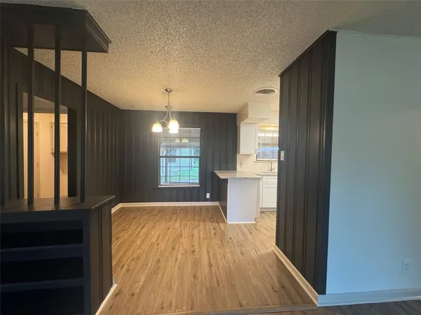 $2,800 | 3731 Avenue M, Fort Worth, TX 76105