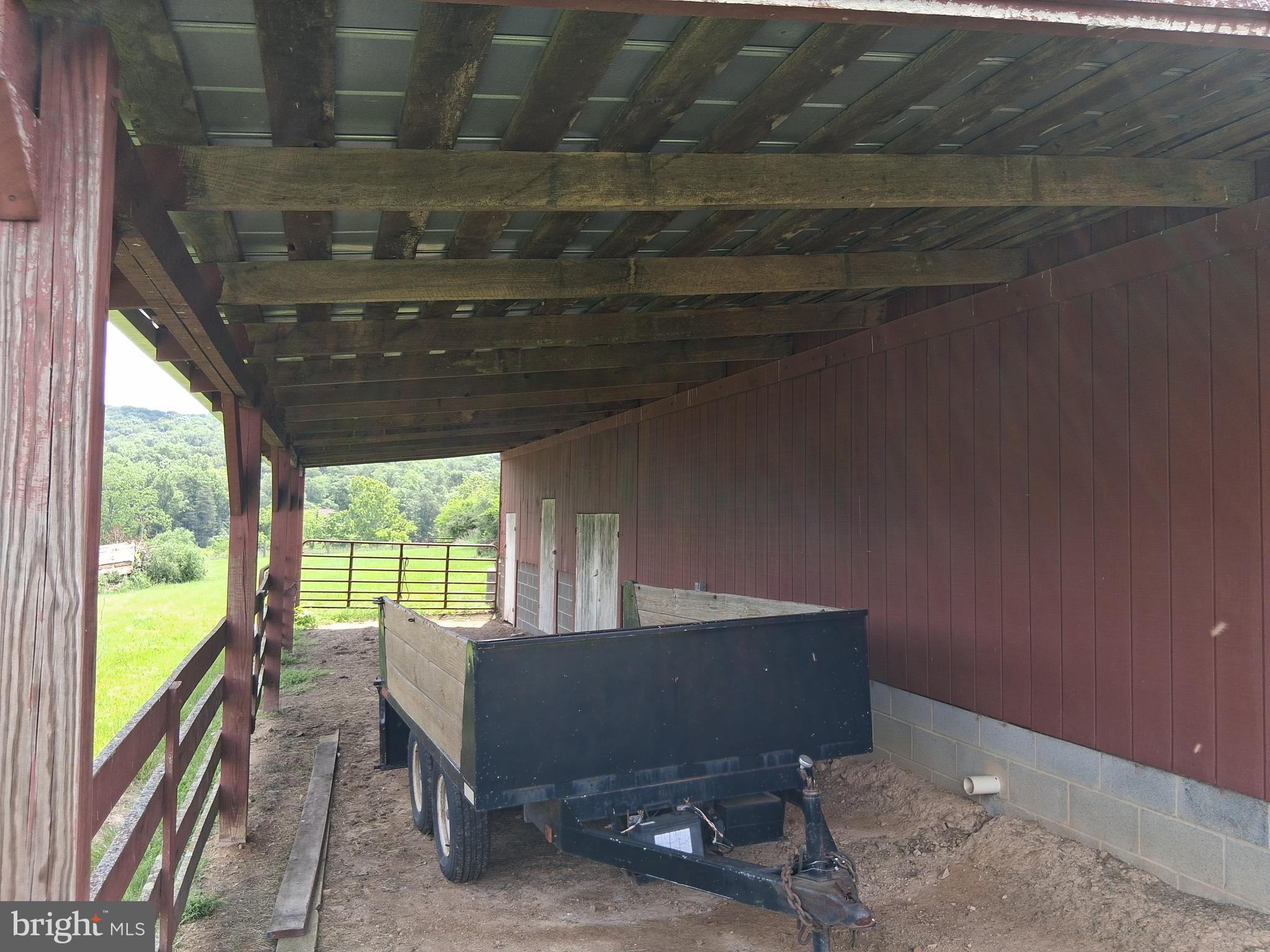 0 Th Winchester, VA 22603 - Photo 4 of 5 a living room with furniture and a window